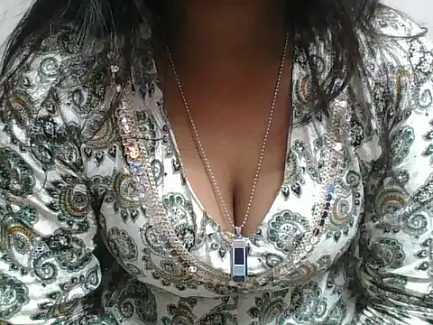 Kaluxx online show from November 9, 1:59 pm