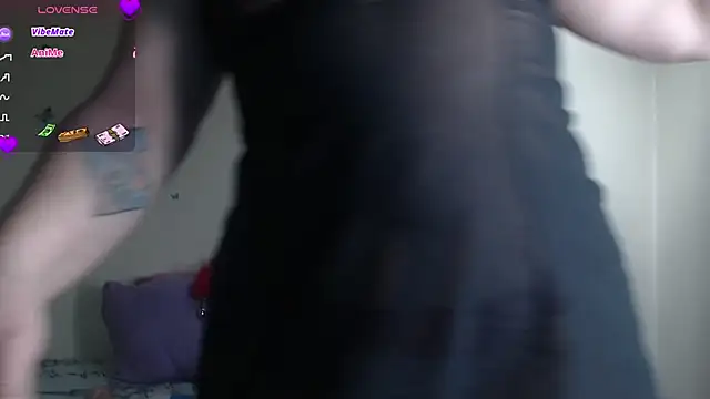 Snapshot of evangeline_lover chatting on May 5, 12:52 pm evangeline lover online show from May 5, 12:52 pm