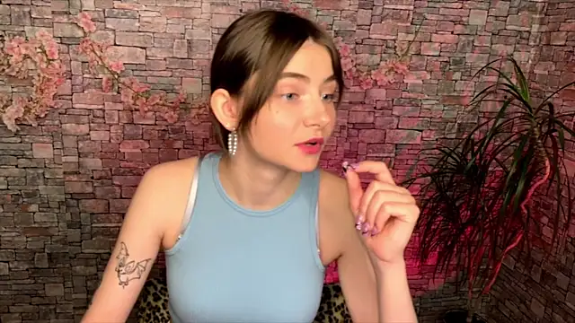 Snapshot of may_rollins chatting on June 11, 12:57 pm may rollins online show from June 11, 12:57 pm