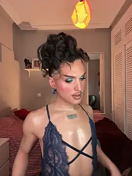 lacattiva online show from December 4, 9:25 pm