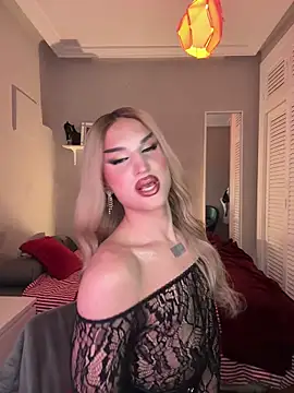 lacattiva online show from December 21, 12:40 pm