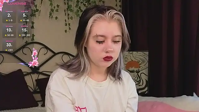 IrisSoCute online show from October 24, 8:24 am