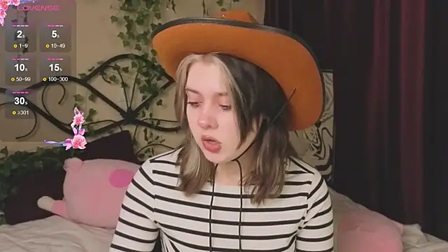 IrisSoCute online show from November 21, 8:35 am