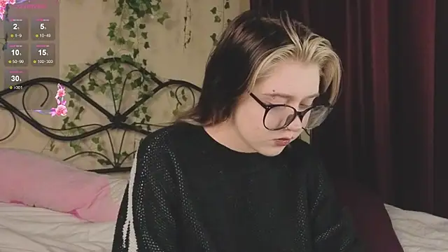 IrisSoCute online show from December 5, 9:30 am