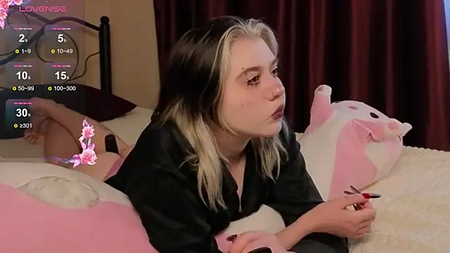 IrisSoCute online show from September 16, 9:43 am