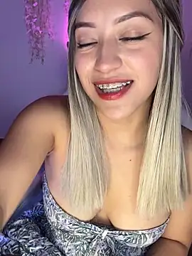 Snapshot of AngellaMoraa chatting on September 26, 4:52 am AngellaMoraa online show from September 26, 4:52 am