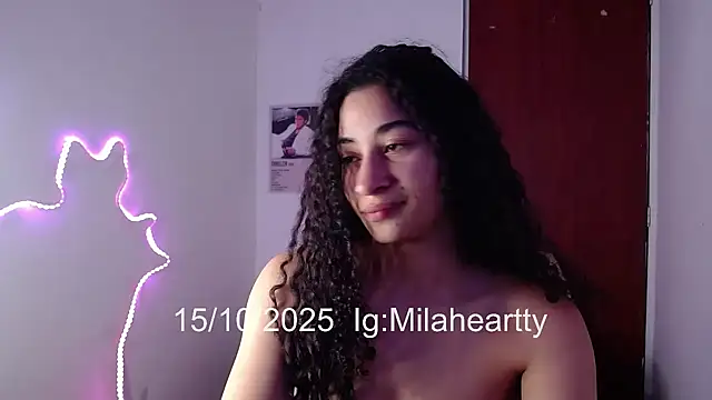 Snapshot of heartty_Milah chatting on October 15, 9:23 pm heartty Milah online show from October 15, 9:23 pm