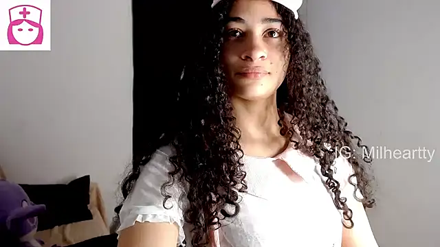 Snapshot of heartty_Milah chatting on October 31, 10:27 pm heartty Milah online show from October 31, 10:27 pm