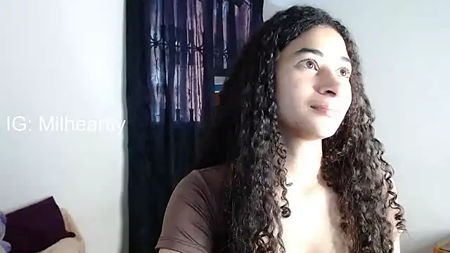 Snapshot of heartty_Milah chatting on November 7, 2:21 pm heartty Milah online show from November 7, 2:21 pm