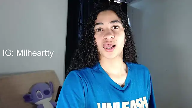 Snapshot of heartty_Milah chatting on November 10, 2:00 pm heartty Milah online show from November 10, 2:00 pm