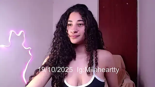 Snapshot of heartty_Milah chatting on October 19, 8:22 pm heartty Milah online show from October 19, 8:22 pm