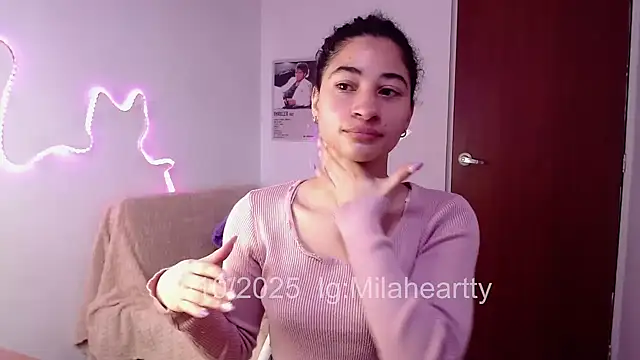 Snapshot of heartty_Milah chatting on October 13, 3:24 pm heartty Milah online show from October 13, 3:24 pm