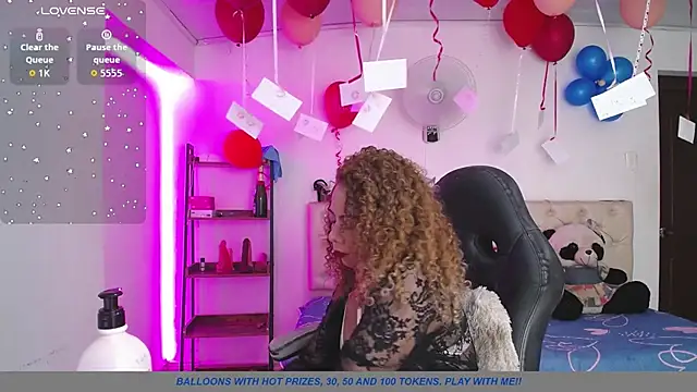 thalia mills19 online show from February 14, 9:26 pm