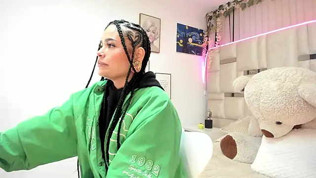 Snapshot of Cleo-smith chatting on September 11, 5:18 am Cleo-smith online show from September 11, 5:18 am