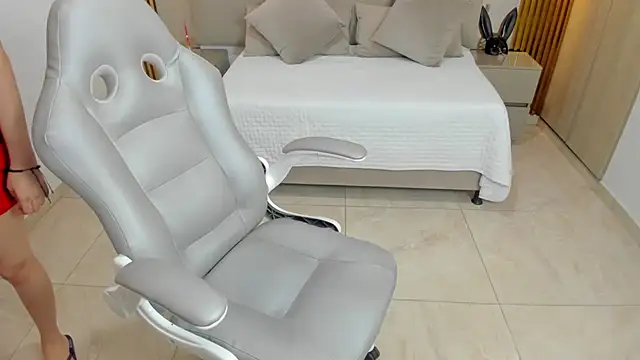 Keisha jalal online show from November 4, 7:28 pm