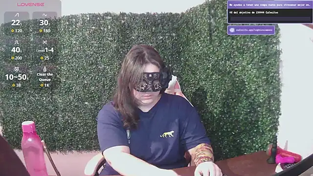 SophieSimmons  online show from September 28, 8:10 am