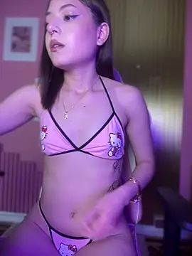 PrettyAmber online show from April 8, 8:21 pm