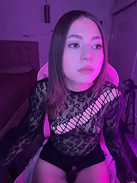 PrettyAmber online show from May 15, 9:24 pm