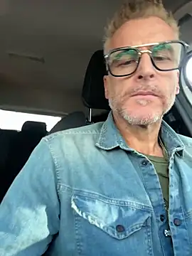 Axl hot online show from September 20, 7:35 am