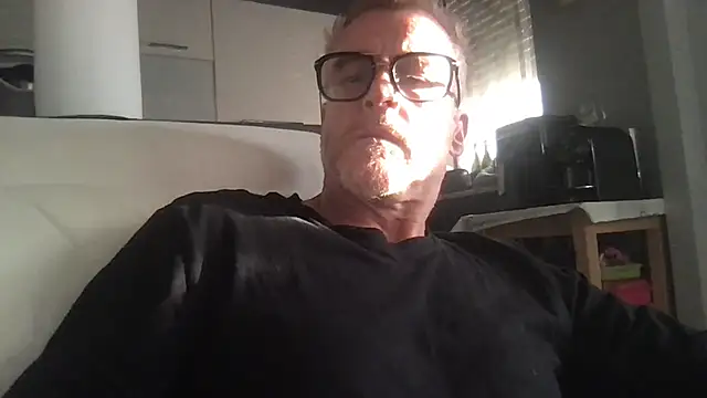 Snapshot of Axl_hot chatting on May 7, 5:38 pm Axl hot online show from May 7, 5:38 pm
