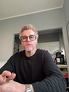 Snapshot of Axl_hot chatting on February 27, 10:59 am Axl hot online show from February 27, 10:59 am