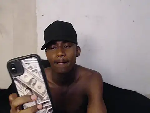 Snapshot of brihansexx chatting on February 13, 4:56 am brihansexx online show from February 13, 4:56 am