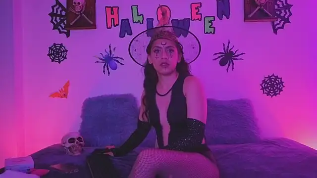 Snapshot of Lolarosesxs chatting on October 23, 4:22 am Lolarosesxs online show from October 23, 4:22 am