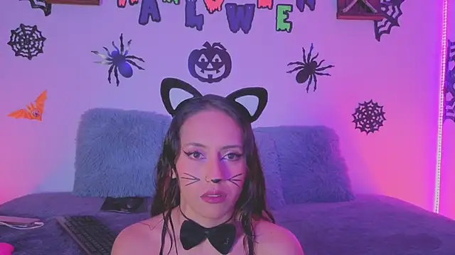 Snapshot of Lolarosesxs chatting on October 29, 7:24 pm Lolarosesxs online show from October 29, 7:24 pm