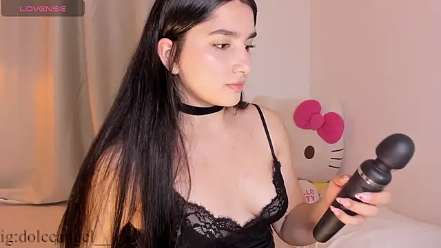 Snapshot of dulceangel__ chatting on June 26, 2:39 am dulceangel online show from June 26, 2:39 am