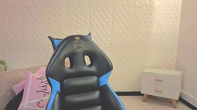 Eva mermaid online show from May 27, 2:57 pm