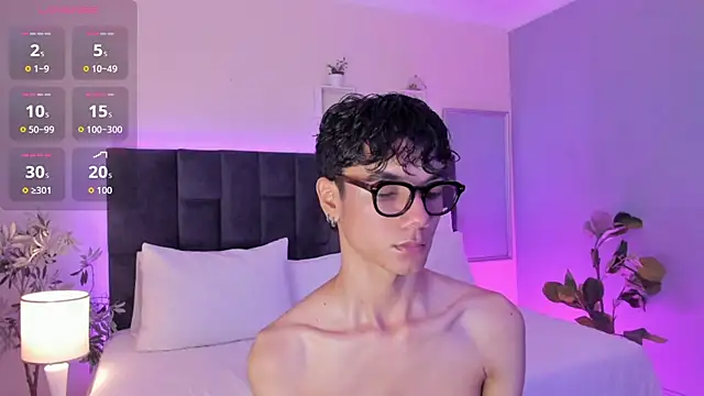 Phillicious   online show from November 20, 10:42 pm