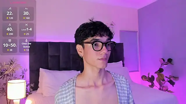 Phillicious   online show from November 22, 10:41 pm