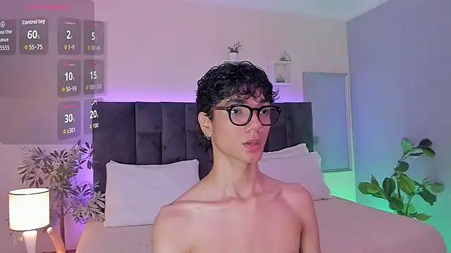 Snapshot of Phillicious__ chatting on December 22, 9:59 pm Phillicious online show from December 22, 9:59 pm