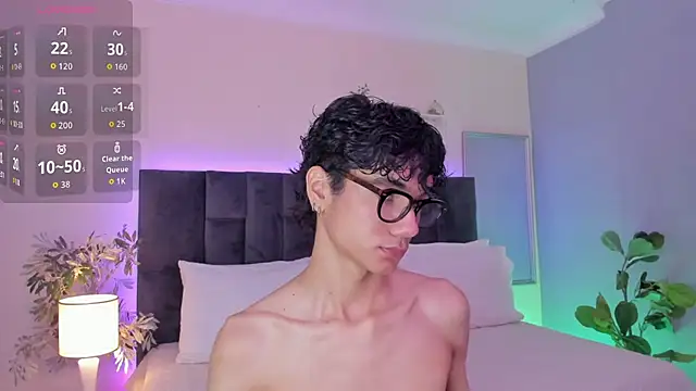 Snapshot of Phillicious__ chatting on December 14, 8:25 pm Phillicious online show from December 14, 8:25 pm