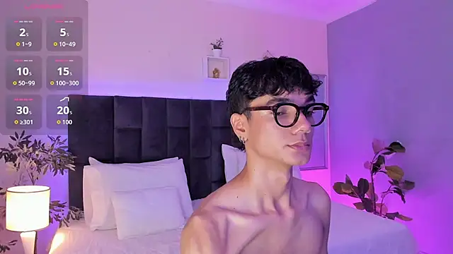 Phillicious   online show from November 8, 10:13 pm