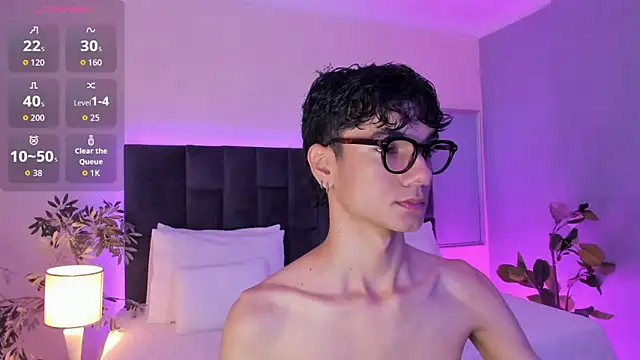 Phillicious   online show from November 12, 11:19 pm