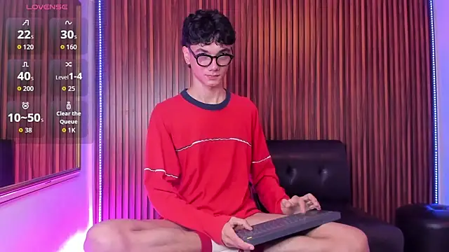 Snapshot of Phillicious__ chatting on January 12, 11:42 pm Phillicious online show from January 12, 11:42 pm