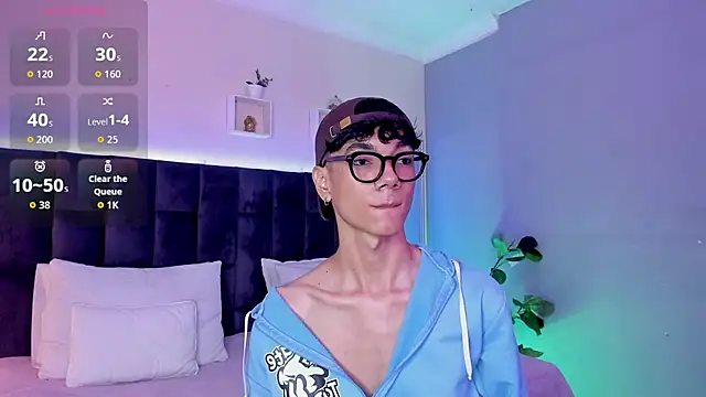 Snapshot of Phillicious__ chatting on January 7, 10:59 pm Phillicious online show from January 7, 10:59 pm