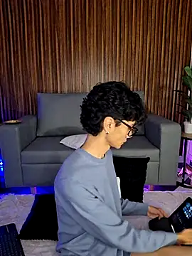 Snapshot of Phillicious__ chatting on February 20, 6:48 am Phillicious online show from February 20, 6:48 am