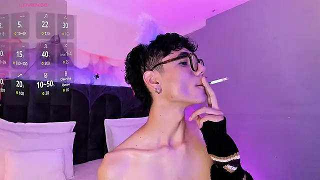 Phillicious   online show from October 31, 10:05 pm