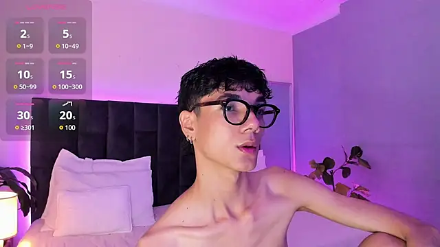 Phillicious   online show from November 3, 9:18 pm