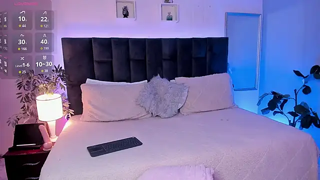 Phillicious   online show from June 6, 1:22 am