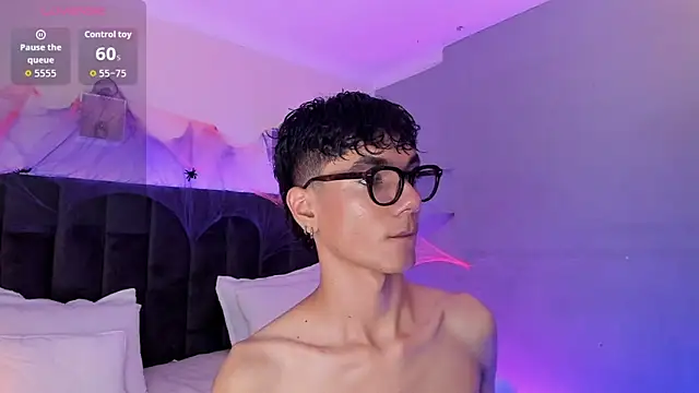 Phillicious   online show from October 24, 9:58 pm