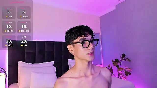 Phillicious   online show from November 5, 10:57 pm