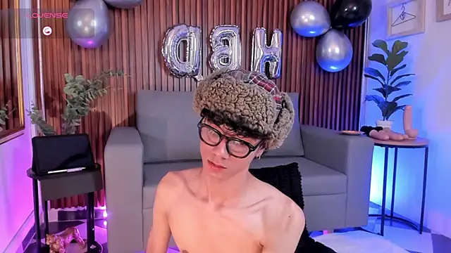 Snapshot of Phillicious__ chatting on February 24, 9:48 pm Phillicious online show from February 24, 9:48 pm