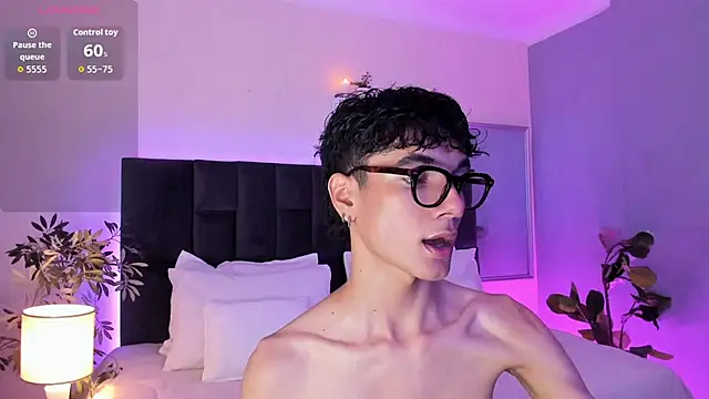 Phillicious   online show from November 7, 10:24 pm