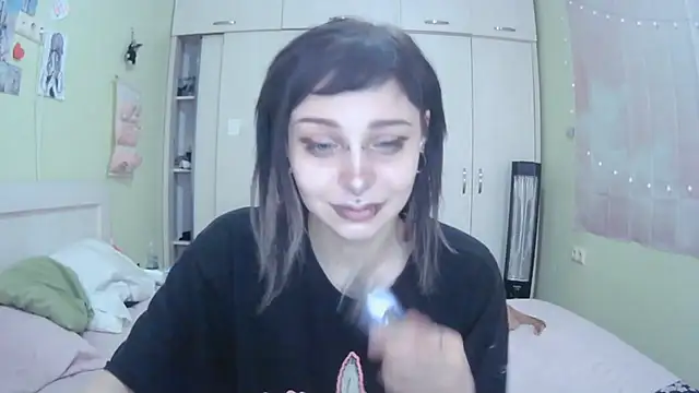 Snapshot of SineKiraReal chatting on October 9, 10:27 am SineKiraReal online show from October 9, 10:27 am