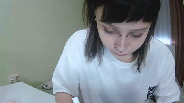 Snapshot of SineKiraReal chatting on September 22, 10:32 am SineKiraReal online show from September 22, 10:32 am