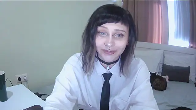 Snapshot of SineKiraReal chatting on September 17, 10:06 am SineKiraReal online show from September 17, 10:06 am
