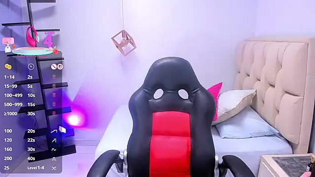 KRISTINPITERS online show from October 7, 7:59 pm